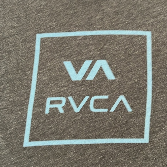 RVCA T-shirt Size Medium - Picture 2 of 9